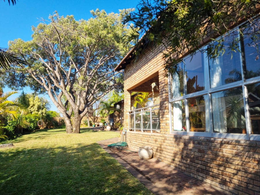 3 Bedroom Property for Sale in Safari Gardens North West